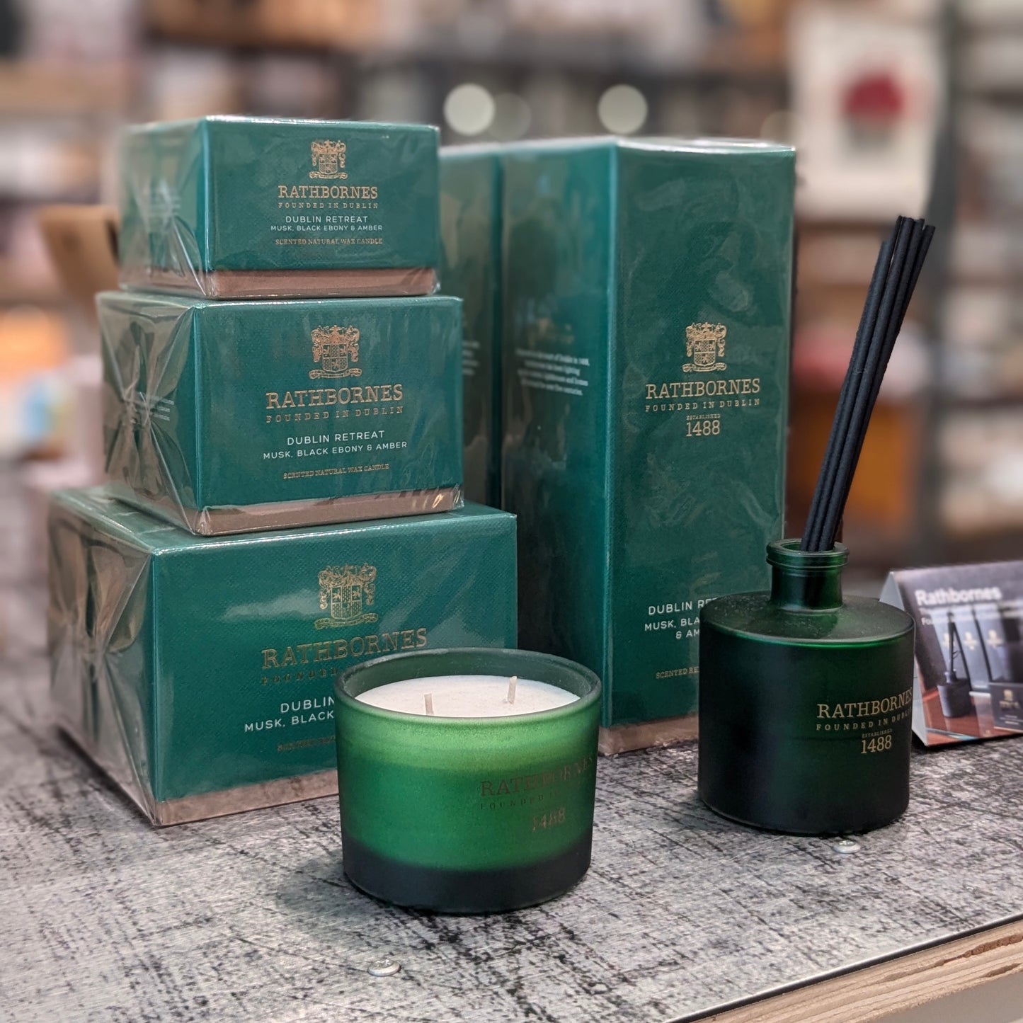 DUBLIN RETREAT Candle (Musk, Black Ebony & Amber) - Rathbornes 1488