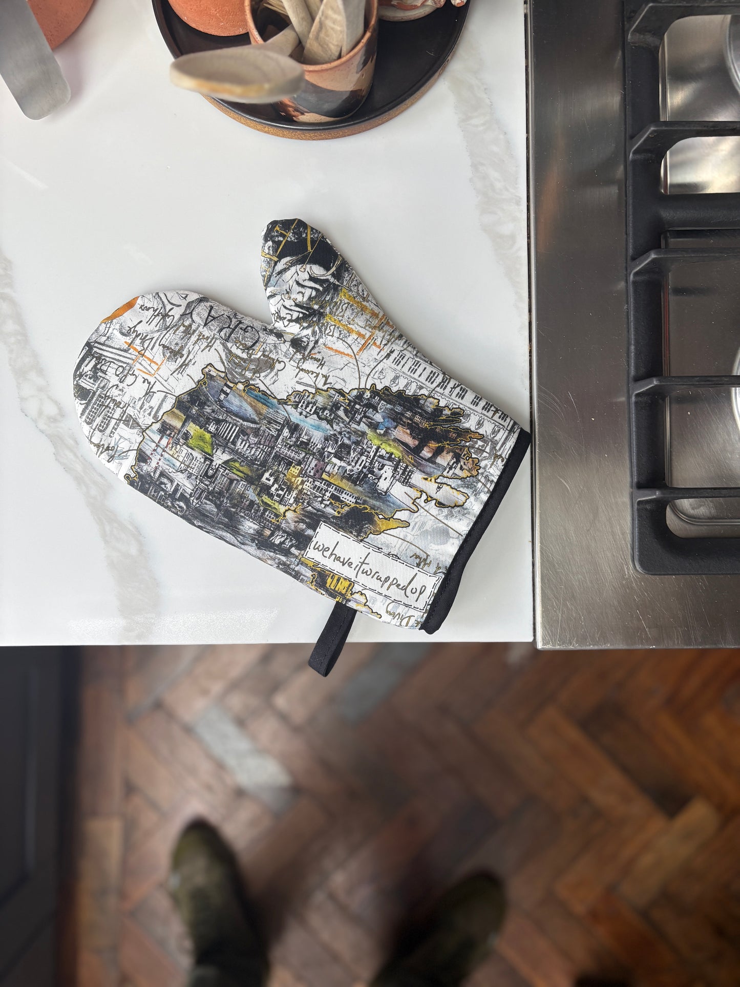 Ireland Single Oven Mitt - We Have It Wrapped Up