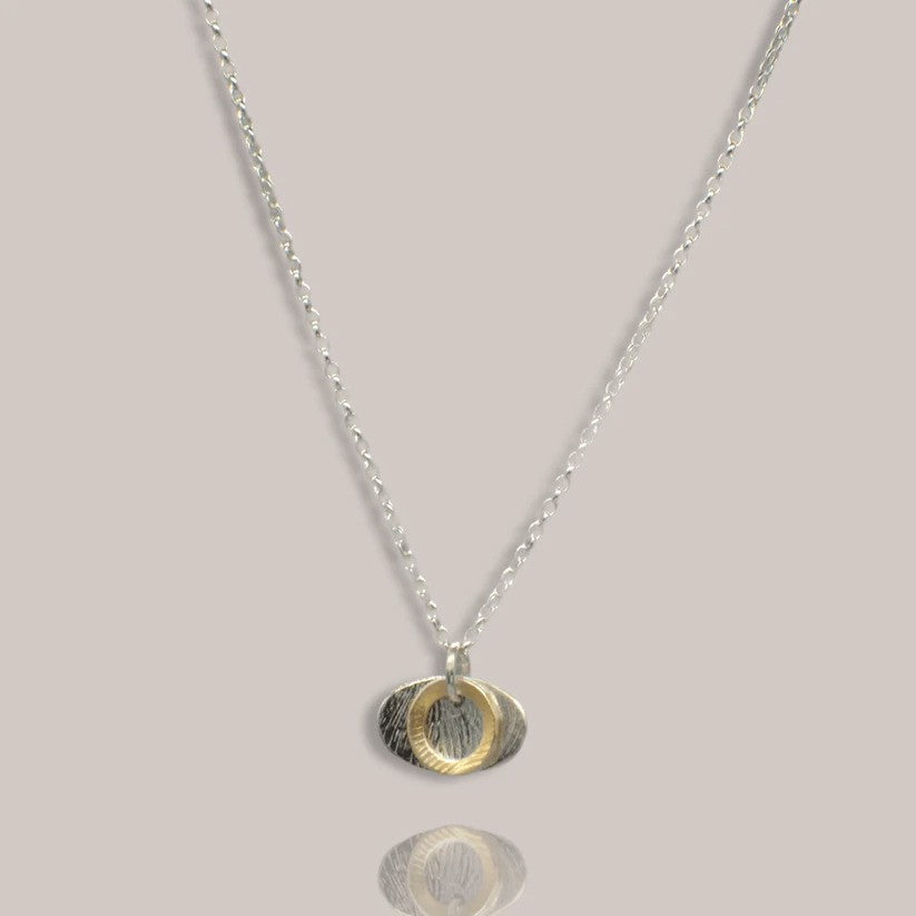 RIBÍN Oval Pendant Necklace Silver & Gold - Lynsey de Burca
