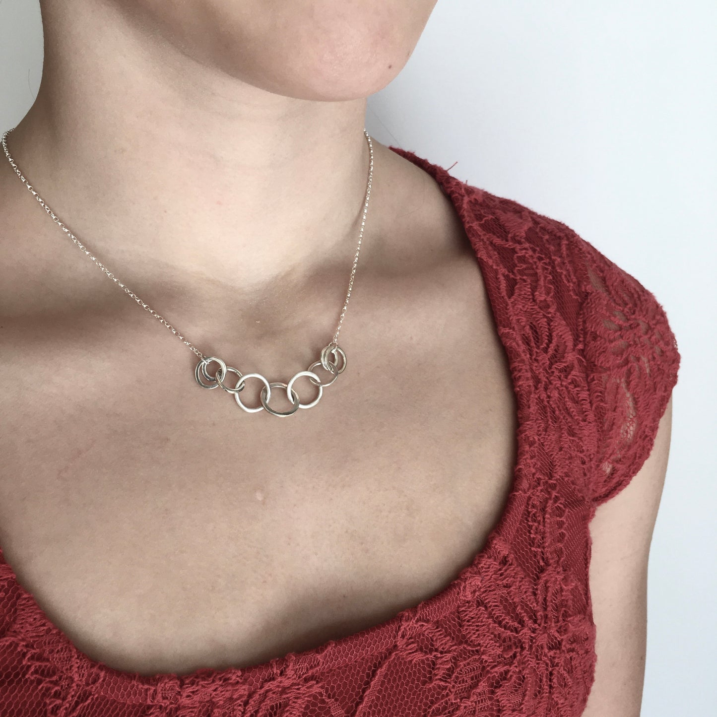 CARRAN Beaten Oval Rings Necklace - Lynsey de Burca