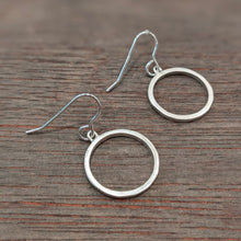 Load image into Gallery viewer, ANCAIRE - Silver Circle Drop Earrings - Made in Ireland
