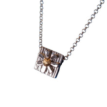 Load image into Gallery viewer, DAISY CHAIN PENDANT - Kinetic Necklace (Silver &amp; Gold)
