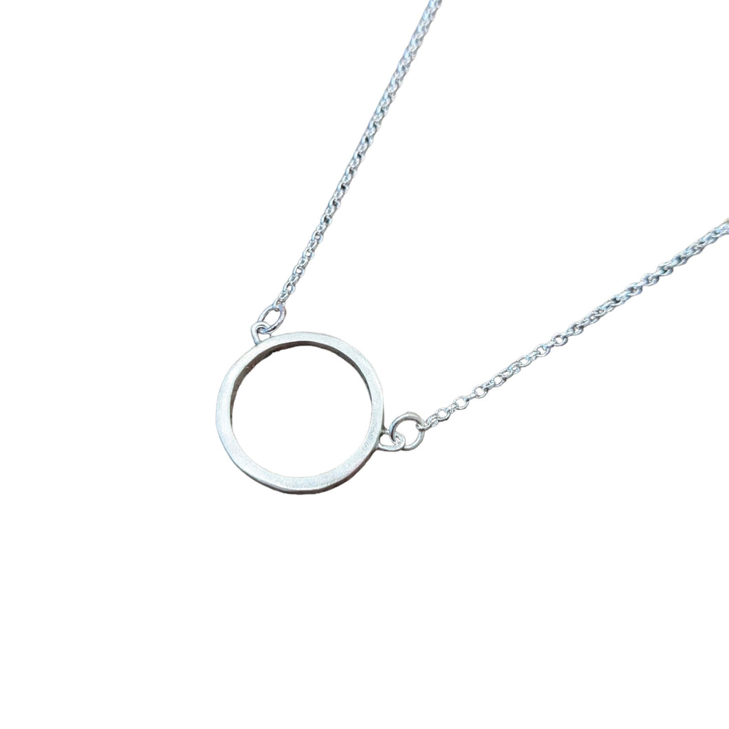 ANCAIRE - Silver Circle Pendant Necklace - Made in Ireland