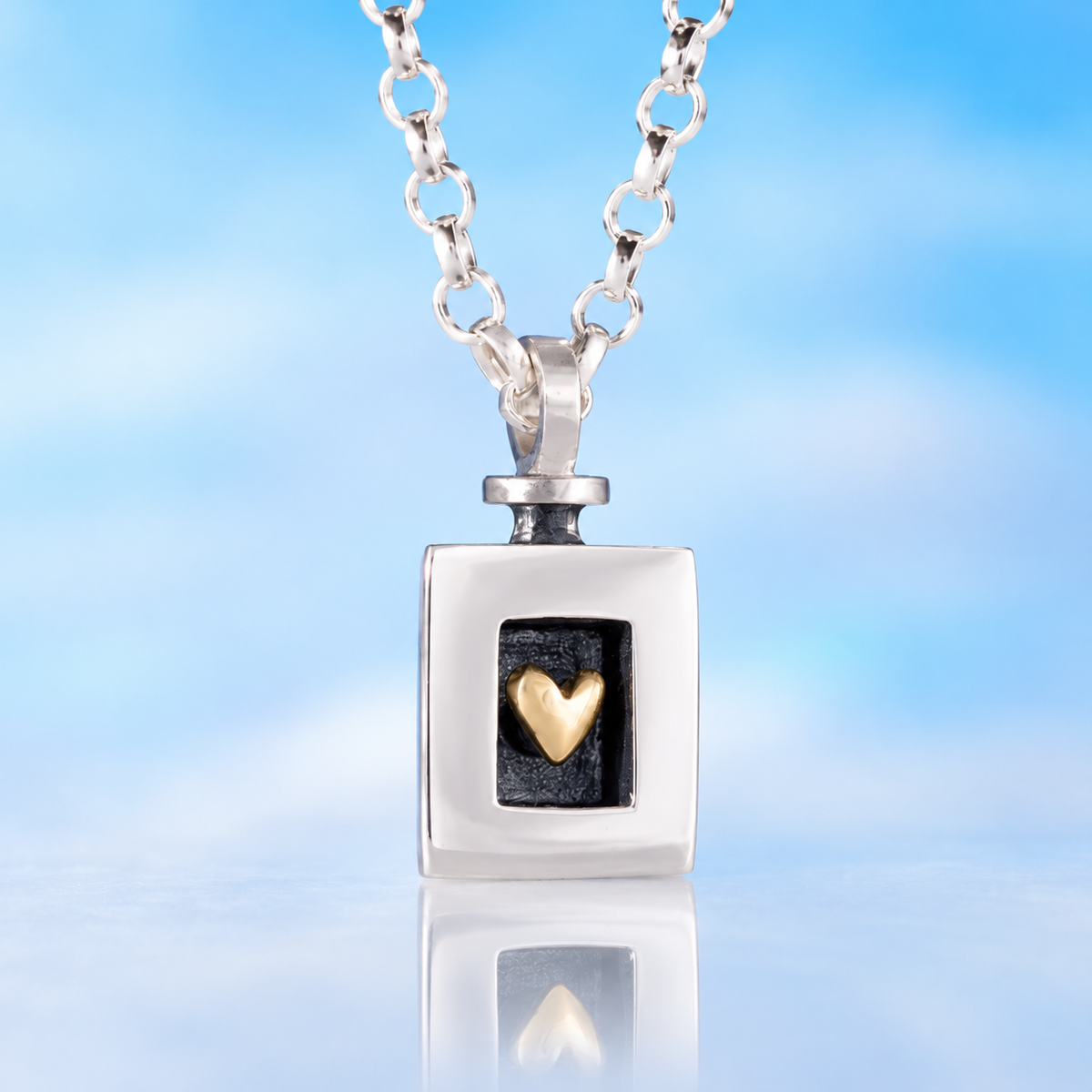 HEART OF GOLD PENDANT - Necklace (Silver & Gold)