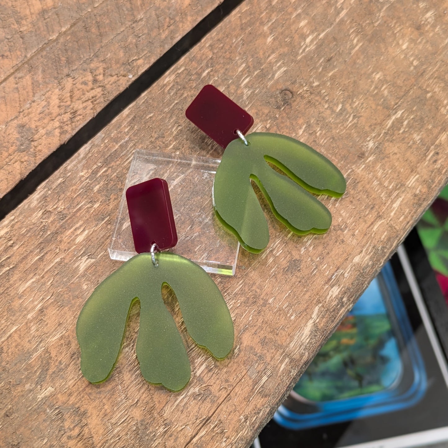 Fleur-de-lis Olive/Burgundy