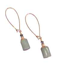 Load image into Gallery viewer, Wilde Emeralde Column Earrings - Aventurine
