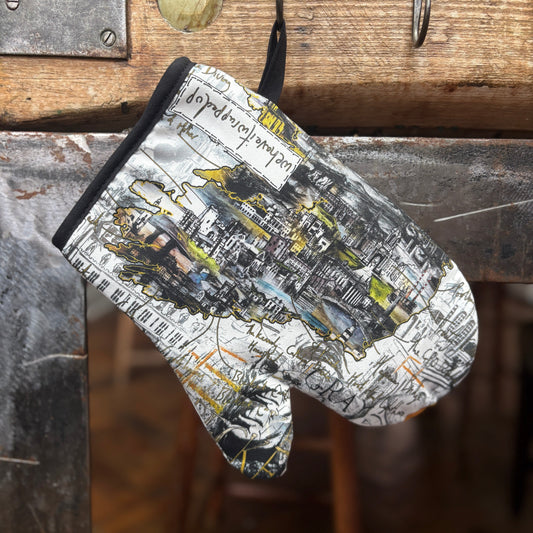 Ireland Single Oven Mitt - We Have It Wrapped Up