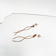 Load image into Gallery viewer, 14kt Goldfill Mini Diverge Earrings
