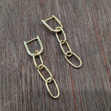 Load image into Gallery viewer, DROP LINK Earrings - Gold
