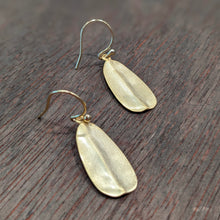 Load image into Gallery viewer, LEAF Earrings - Gold
