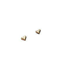 Load image into Gallery viewer, HEART STUDS - Gold
