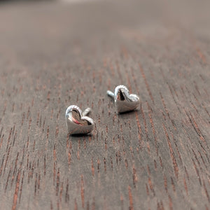 HEART STUDS - Silver