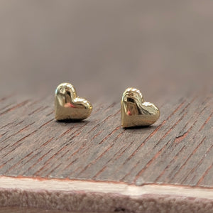 HEART STUDS - Gold