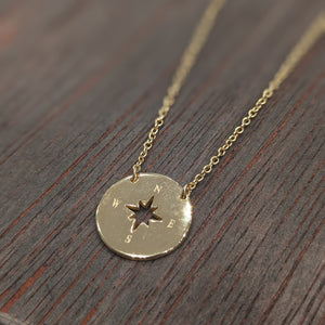 CUT OUT COMPASS Necklace - Gold