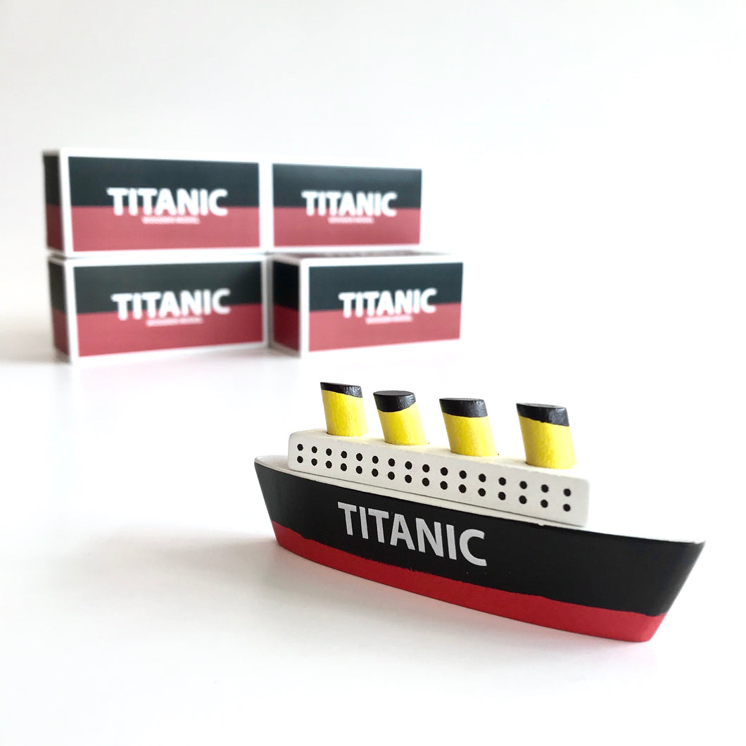 TITANIC - really cute model of the Famous HMS Titanic - built in Belfast