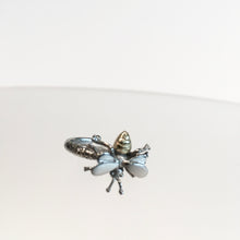 Load image into Gallery viewer, Bee Ring - Silver &amp; gold
